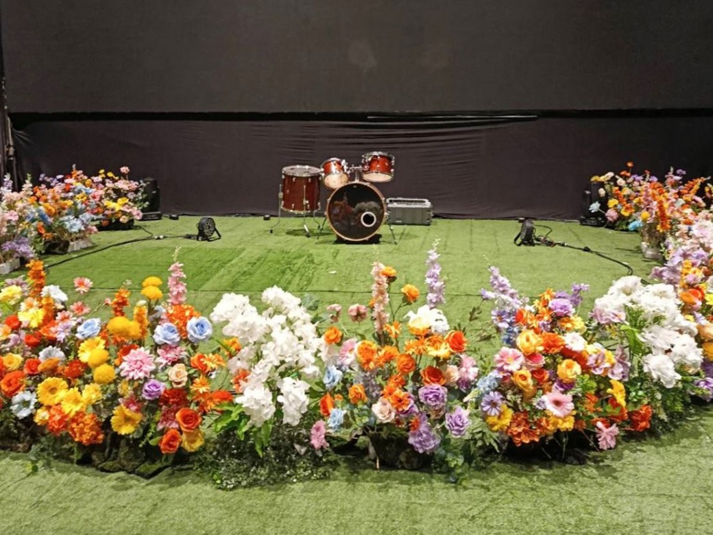 event-stage-flower-decoration-nida-flora